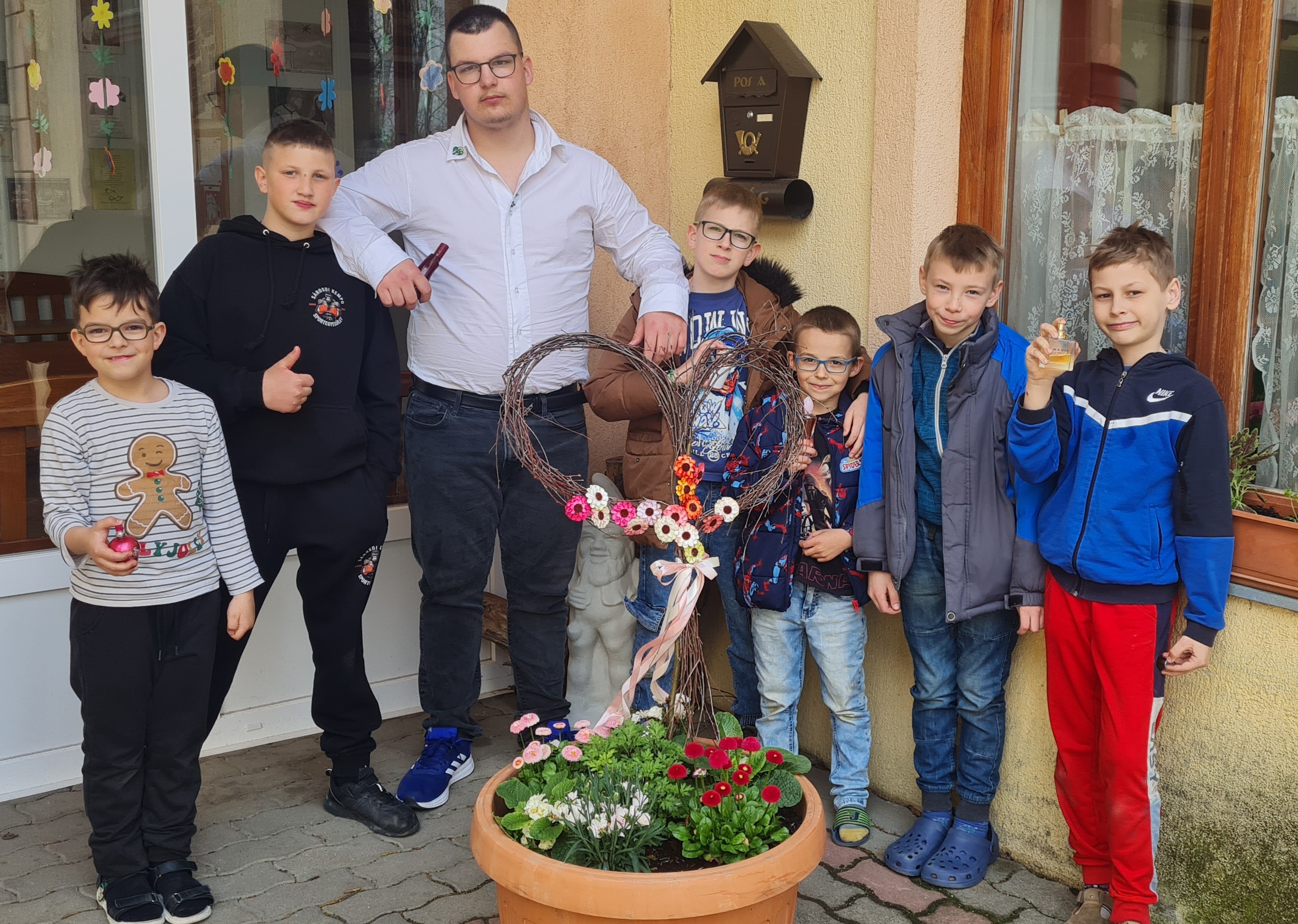 Locsolkodás az iskolában